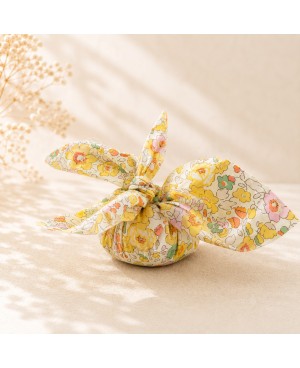 furoshiki : graines parfumées à l'ambre emballées dans du tissu Liberty