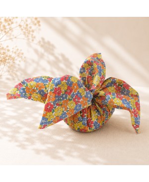 furoshiki : graines parfumées à l'ambre emballées dans du tissu Liberty